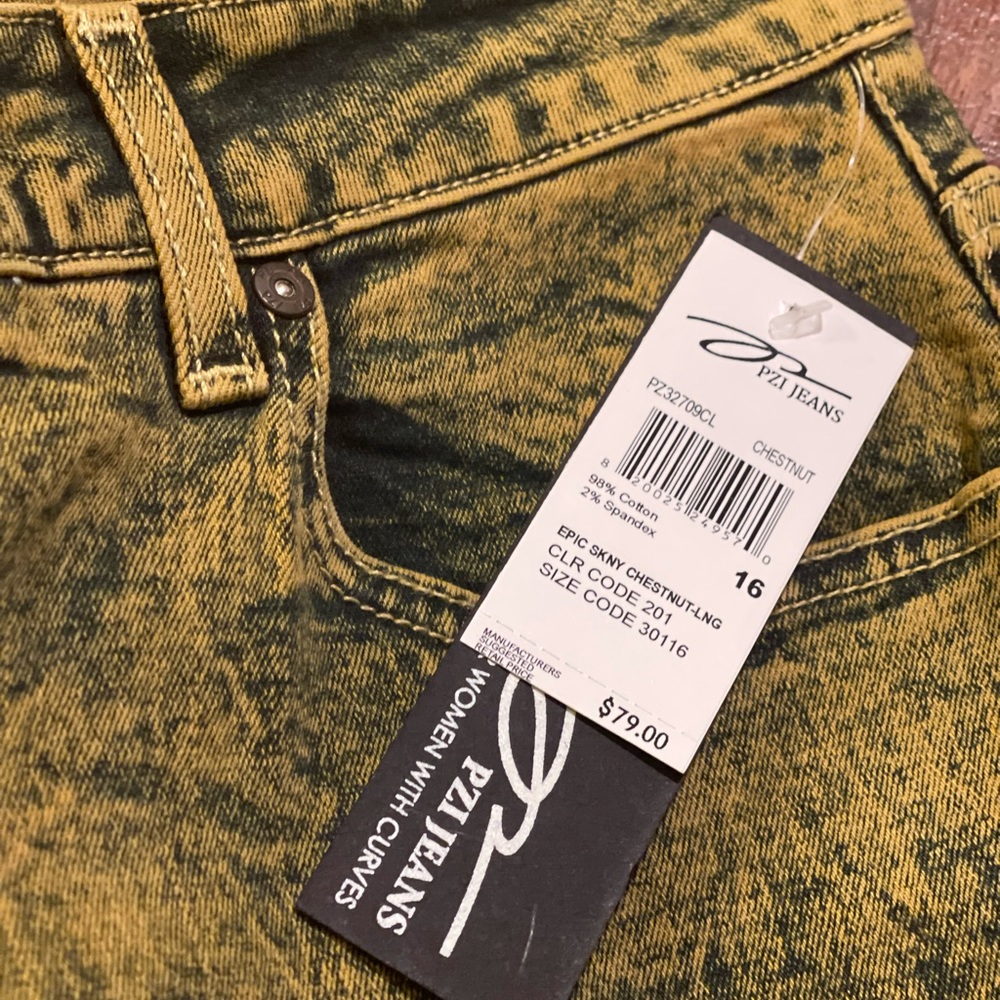 PZI  SKINNY JEANS TALL NWT.  RETAIL $79 THE ULTIMATE FIT FOR WONEN WITH CURVES.